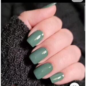 Color Street Nail Strips She's A Trooper